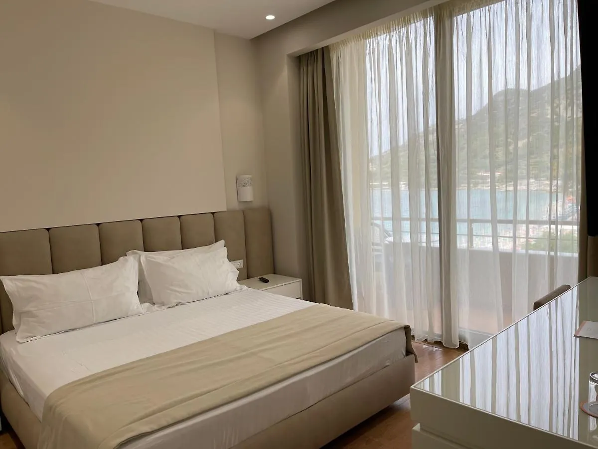 ****  Paradise Beach Hotel Radhimë Albanien