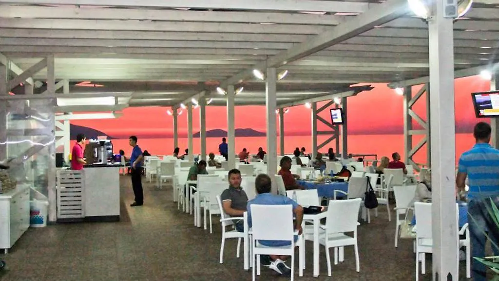 ****  Paradise Beach Hotel Radhimë Albanien