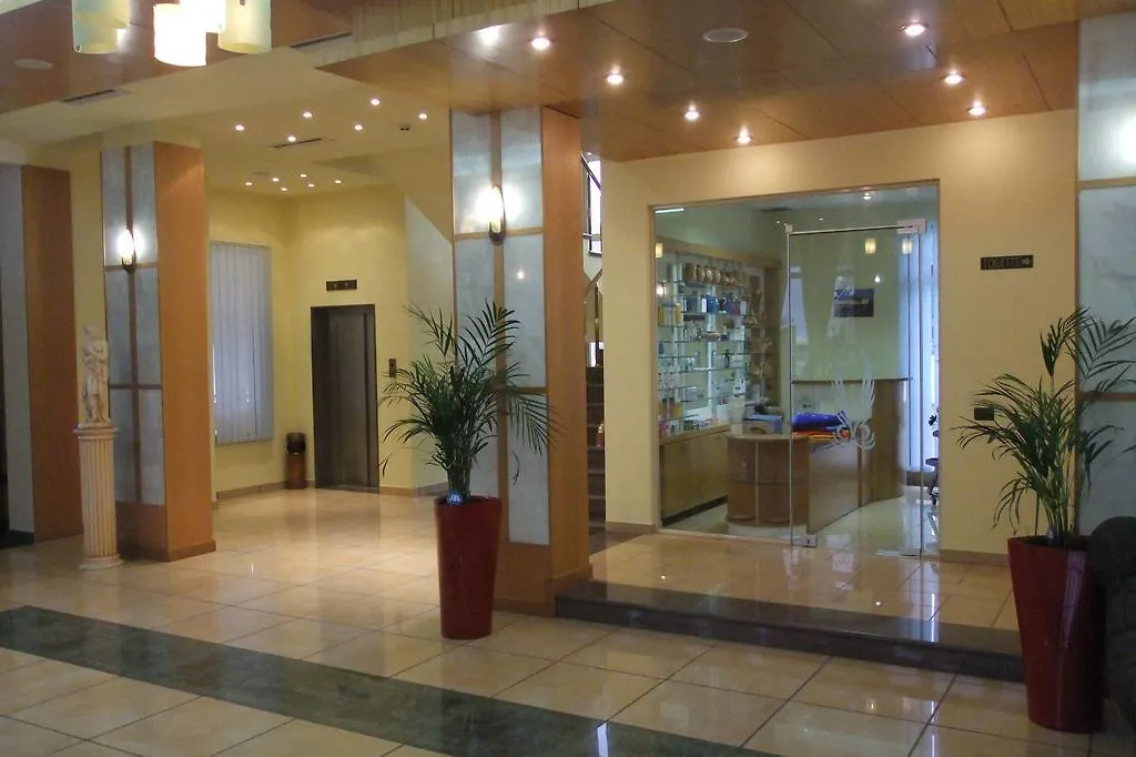 Paradise Beach Hotel Radhimë