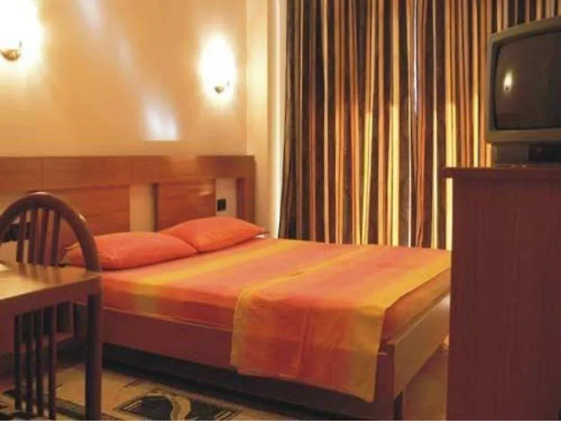 ****  Paradise Beach Hotel Radhimë Albanien