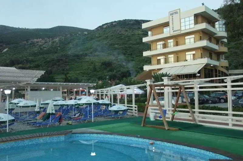 Paradise Beach Hotel Radhimë